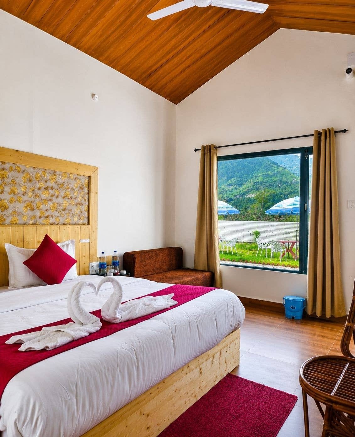 Deluxe Valley View Room
