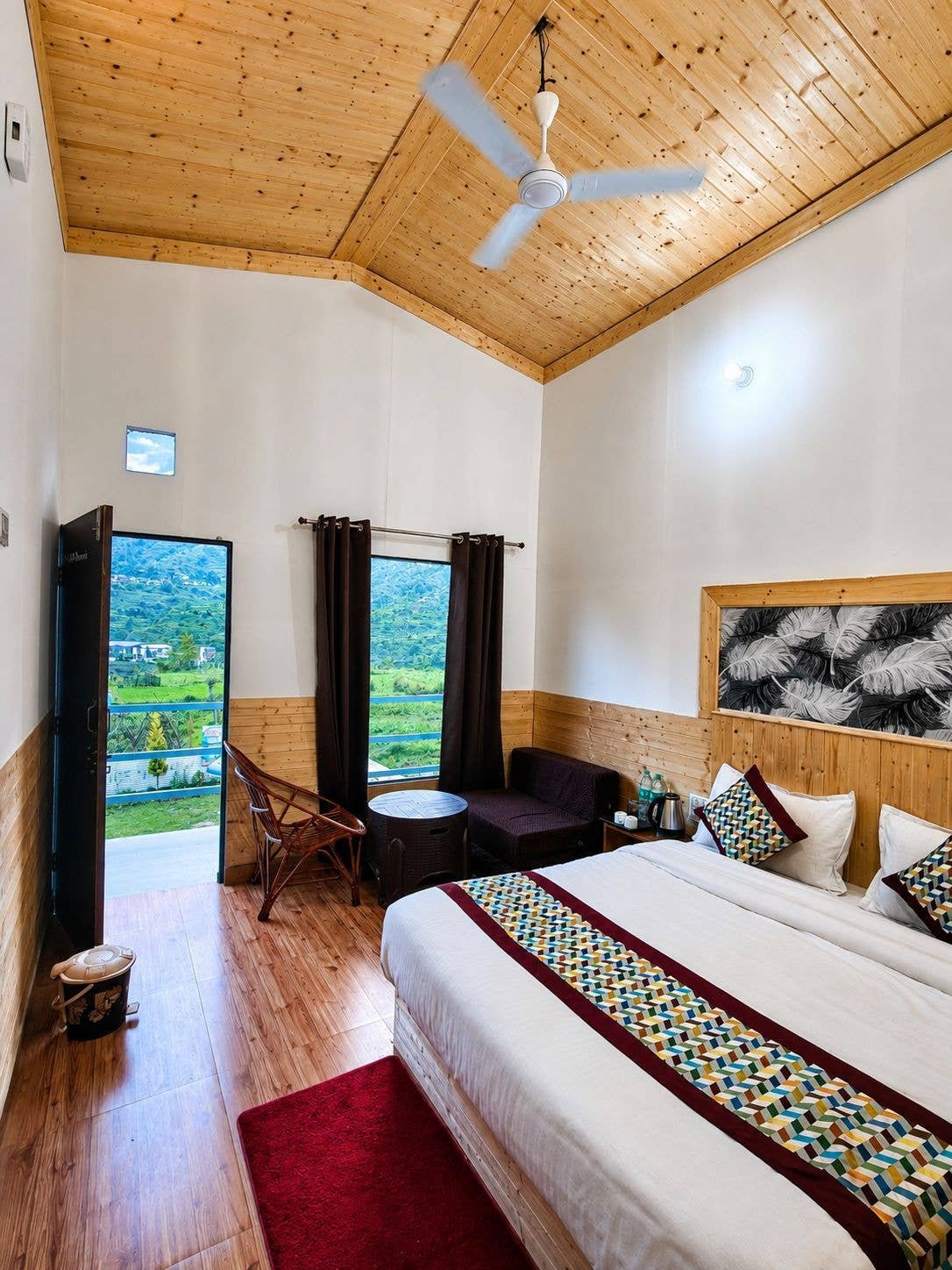 Deluxe Valley View Room